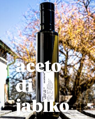 tříletý jablečný #ocet z dubové kádě. do nápojů i jídel kámo. káď je káď